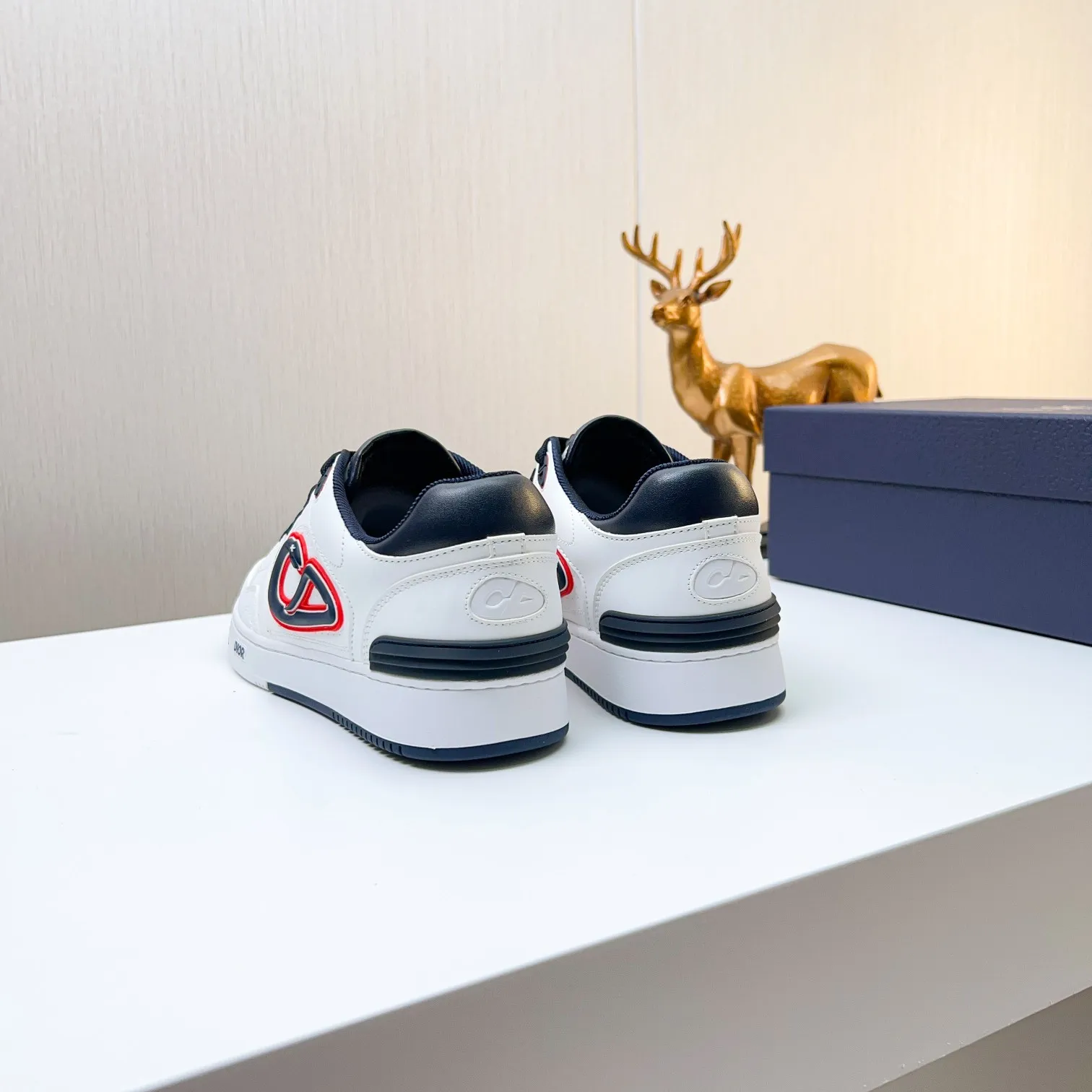 Men's Men's Shoes 💰420 [New Style] 🦩🦩Dior - Low-top sneakers 2025 spring men's collection new arrivals [Celebrate][Celebrate][Celebrate], reinterpret the basketball shoe design and become a classic Dior item [strong][strong][strong], carefully crafted in black and cream white smooth cowhide, paired with beige suede, showing leather on the side The CD logo, tongue, sole and back side are decorated with various distinctive details to enhance the style[666][666], while eyelet details, topstitching and rubber panels highlight the dynamic charm of its athletic style[strong][strong][strong]. It has a two-color rubber sole, which can be matched with various clothing to create a refined look. Size: 38 to 44 (45 can be customized